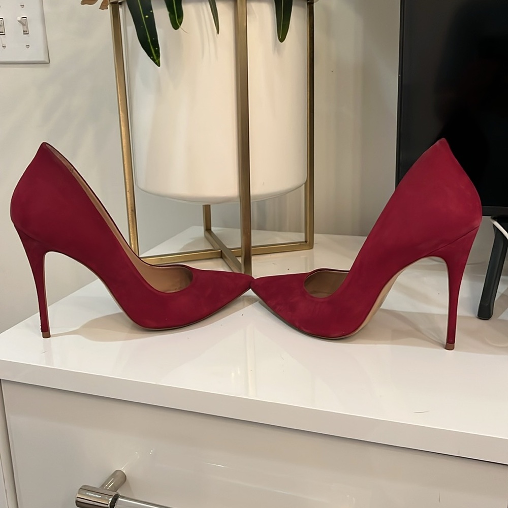 Red Aldo stilettos normal wear and tear. - Picture 4 of 6